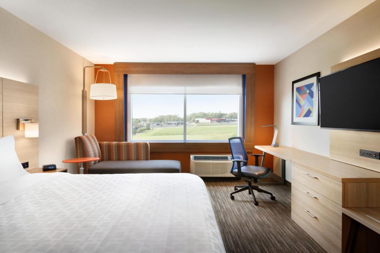 Holiday Inn Express & Suites - Milwaukee West Allis By Ihg Экстерьер фото
